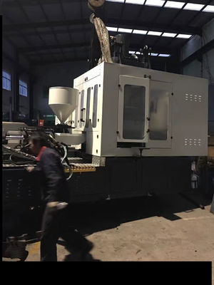 Horizontal Plastic Chair Injection Moulding Machine Screw Speed 0 ~ 180